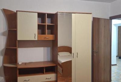 Apartament cu 3 camere decomandat, mobilat în Brâncoveanu