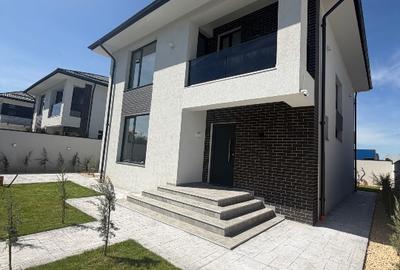 Casă individuală cu 5 camere în Est