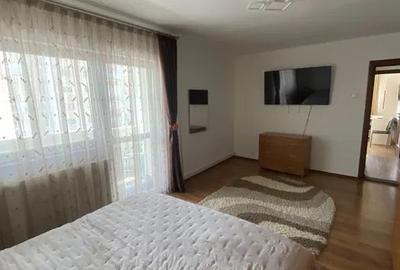 Apartament cu 2 camere decomandat, mobilat în Între Lacuri