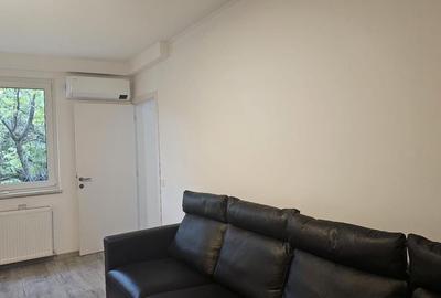 Apartament cu 3 camere semidecomandat, mobilat în Primăverii