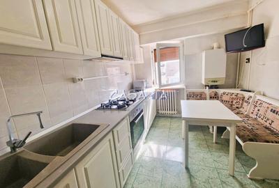Închiriere apartament 3 camere , Targu Jiu, Str 23 August - 6