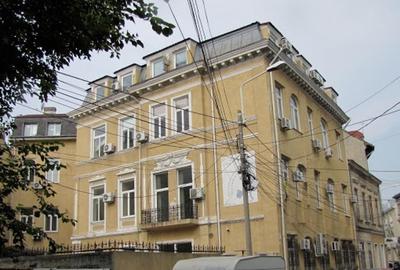 Birou, de 194 mp, în Universitate
