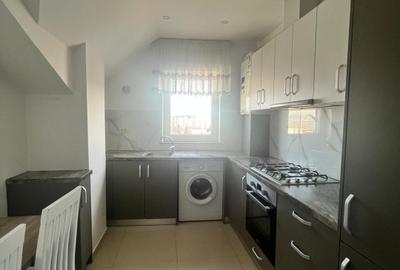Apartament cu 3 camere decomandat, mobilat în Est