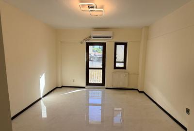 Apartament cu 4 camere decomandat în Unirii