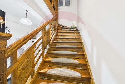 Vila generoasa cu 5 camere si curte, de vanzare in zona 13 Septembrie - 21