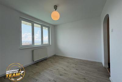 Apartament cu 2 camere decomandat în Simeria
