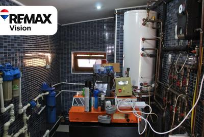 Casă / Vilă cu 8 camere de vânzare - 14