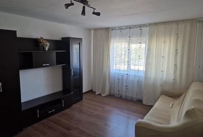 Decomandat la etajul 2 cu 2 bai, mobilat - 1