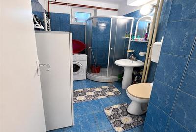 Piata 700 - 2 Camere - Etaj 2 - Decomandat - Centrala Proprie - 2