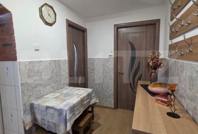 Apartament cu 2 camere semidecomandat, mobilat în Dâmbu Pietros