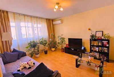Apartament cu 4 camere decomandat în Micro 18