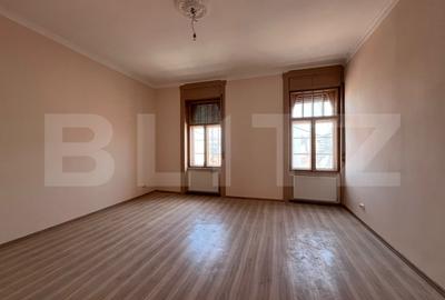 Birou, de 154.00 mp, în Central