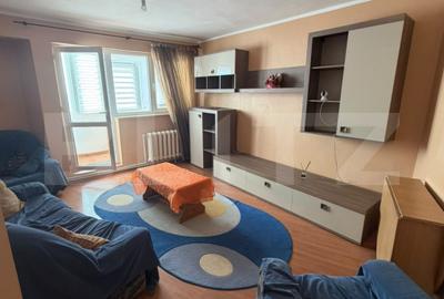 Apartament cu 4 camere decomandat, mobilat în Micro 20