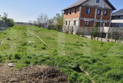Teren Construcții intravilan de 2400 mp, în Găești