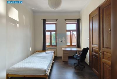 Apartament cu 4 camere semidecomandat în Ultracentral
