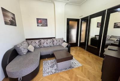 Garsonieră decomandată, mobilată în Universitate
