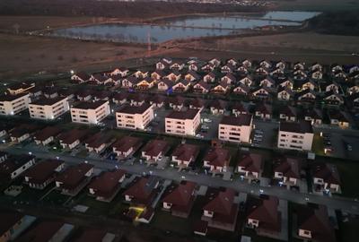 Apartament cu 3 camere decomandat în Păulești