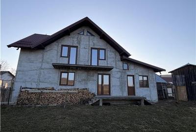 Vilă în Pătrăuți + 8400mp teren - 13