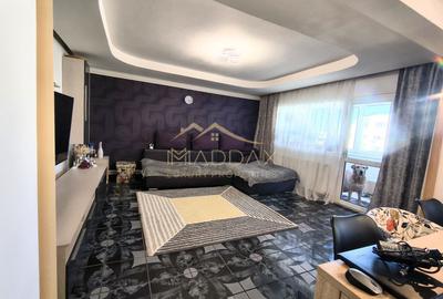 Apartament cu 3 camere decomandat în Baicului