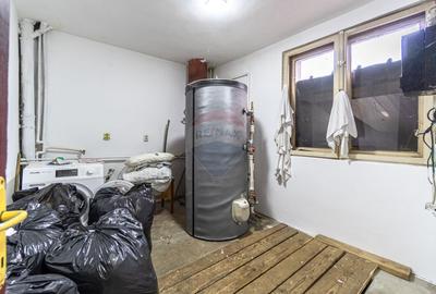 Unitate turistică cu 20 camere de vânzare în Timisu de Jos, DN1 - 4