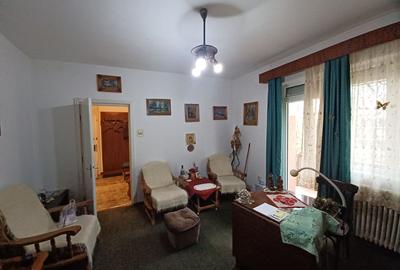 Apartament 2 cam, garaj cu CF, P-ța București. 75 000 E. Comision 0 - 1