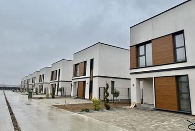 Casă individuală cu 5 camere în Tunari