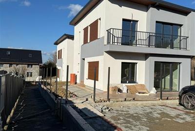 Casă moderna P+E 4 camere - Bârnova, 100 mp, curte 250 mp - 1