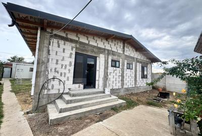 Casă individuală cu 3 camere în Exterior Nord