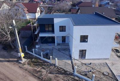 Casă cu 4 camere în Dancu