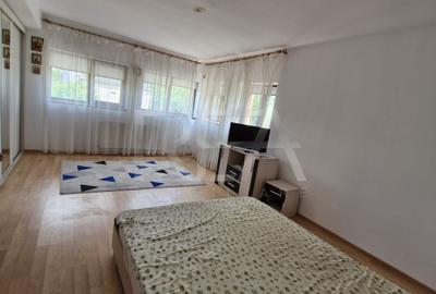 Vila 7 camere Salajan, centrala, an 2020, 281 mp - 1