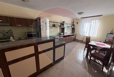 De închiriat Hotel 24 de camere si 3 apartamente, Calea Clujului - 5