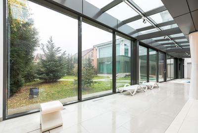 Vila, design ambitios, spatii luminoase in conexiune cu natura - 23