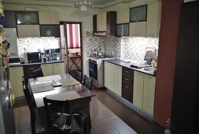 Apartament 3 camere Ideal locuință sau sediu firmă Mo - 3