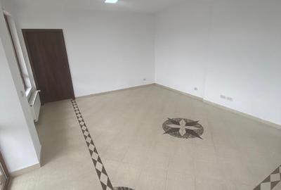 Apartament spatios, parter inalt, bloc nou, loc parcare, comision 0 - 11
