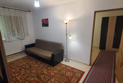 Apartament cu 2 camere semidecomandat, mobilat în Dacia