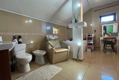 Casa deosebita 4 Camere P+M - zona Sanpetru - Comision 0% - 9