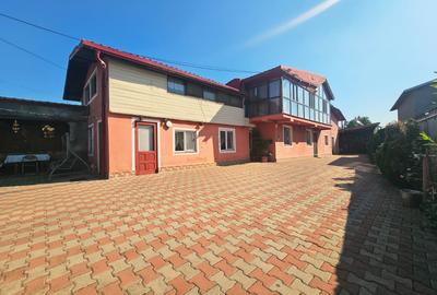 Casă spațioasă cu 9 camere în Strejnicu – pentru locuință, birouri - 1