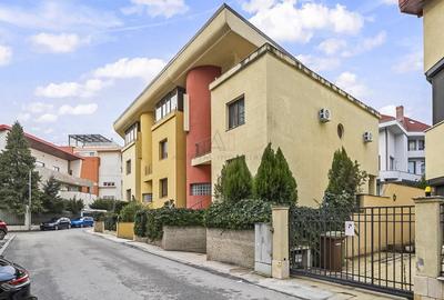 Casă cu 6 camere în Herăstrău