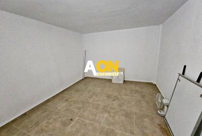 Penthouse pe două niveluri, panouri solare, terasă de 50 mp, boxă - 13