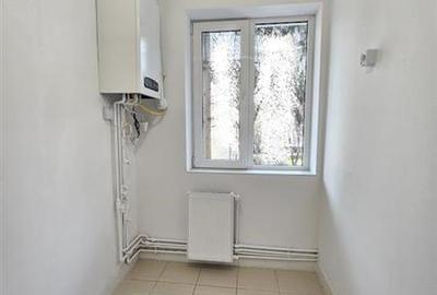Vanzare apartament 3 camere etaj 2 zona 22 Dec. UMF Spitale - 7