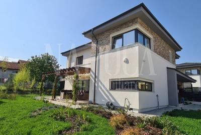 Casă individuală cu 5 camere în Bună Ziua