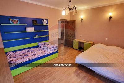 Casă / Vilă de lux cu 2 garaje, 10 camere de vânzare în BAIA MARE - 22