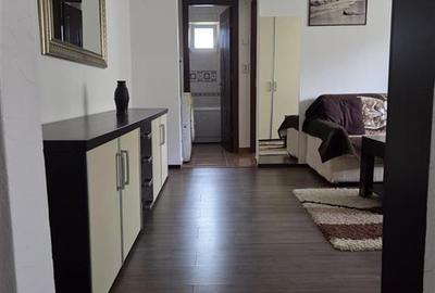 Apartament cu 2 camere semidecomandat, mobilat în Central