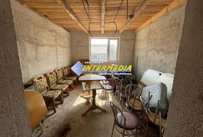 Casa de vanzare iAlba Iulia zona Centru cu 5 camere  teren aferent casei 370 mp - 1