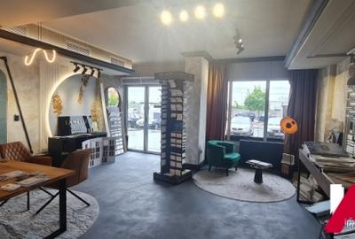 Inchiriez spatiu comercial situat in Strand, in zona de blocuri, suprafata 85mp - 1