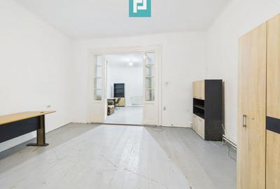 Casă 2 camere + anexe, teren 234 mp. - 2