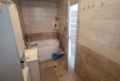 Casa cu 4 camere de vanzare in Selimbar - 9