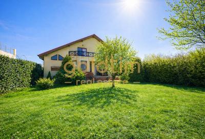 SUPERB/ VILA INDIVIDUALA/ GARAJ/ GRADINA MATURA - 1