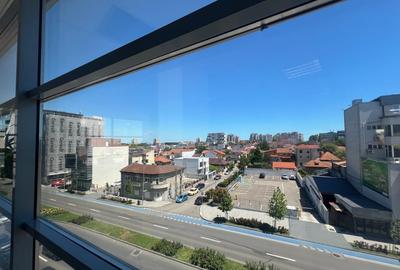 Birou  elegant, mobilat,luminos, supraf. vitrata mare, lift , 241 mp, Bd. Mamaia - 16