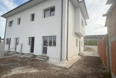 Casă cu 5 camere în Bragadiru